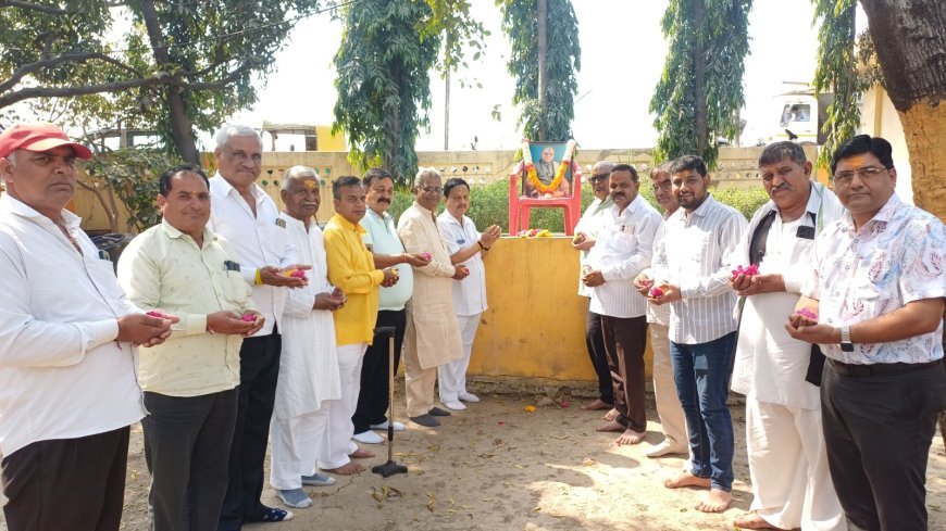 धरावरा धाम स्थित महंत घनश्याम दास महाराज की समाधि पर भक्तों ने समर्पित की पुष्पांजलि