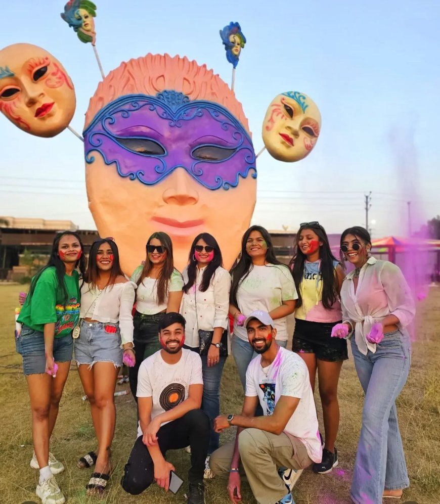 रंगों का त्योहार होली इस साल इंदौर में और भी खास और भव्य होने जा रहा है