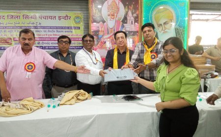 स्व. श्री नंदकुमार कस्तूरी की स्मृति में 15 बच्चों को लैपटॉप और 135 मेधावियों को मिला गौरव