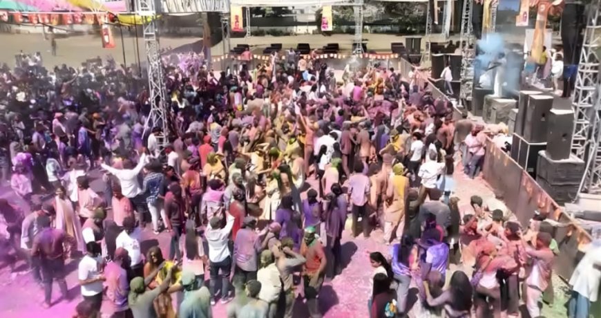 इंदौर में रंगों और संगीत के साथ धूमधाम से संपन्न हुआ ‘होलीस्थान