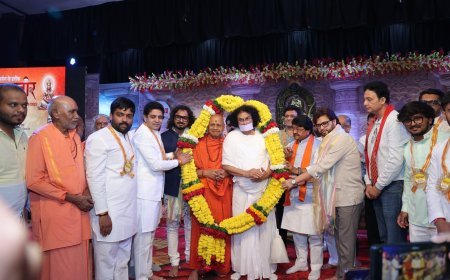 समर्पण के प्रतीक महावीर” कार्यक्रम में अयोध्या से जुड़े कलाकारों का सम्मान
