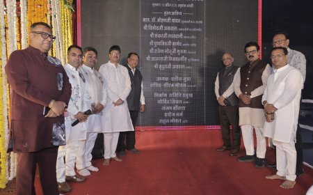 अग्रसेन प्रतिमा स्थल के निकट भव्य प्रवेश द्वार का शुभारंभ होते ही महाराजा अग्रसेन के जयघोष से गूंज उठा चौराहा