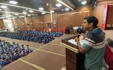 विद्यार्थियों को किया गया स्वच्छता के प्रति जागरूक