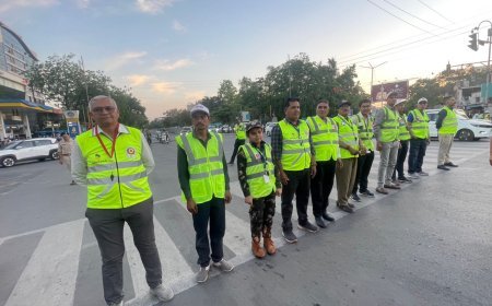 यातायात व्यवस्था व संचालन में ट्रैफिक प्रहरियों ने सहयोग देकर, किया लोगो को नियमों के पालन के प्रति प्रेरित