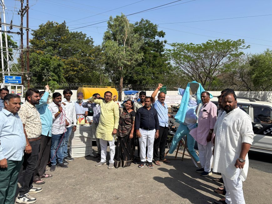 इंदौर में वंदे मातरम् को लेकर विवाद, केट चौराहा पर भव्य आयोजन और पुतला दहन