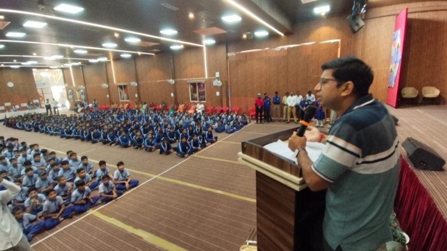 विद्यार्थियों को किया गया स्वच्छता के प्रति जागरूक