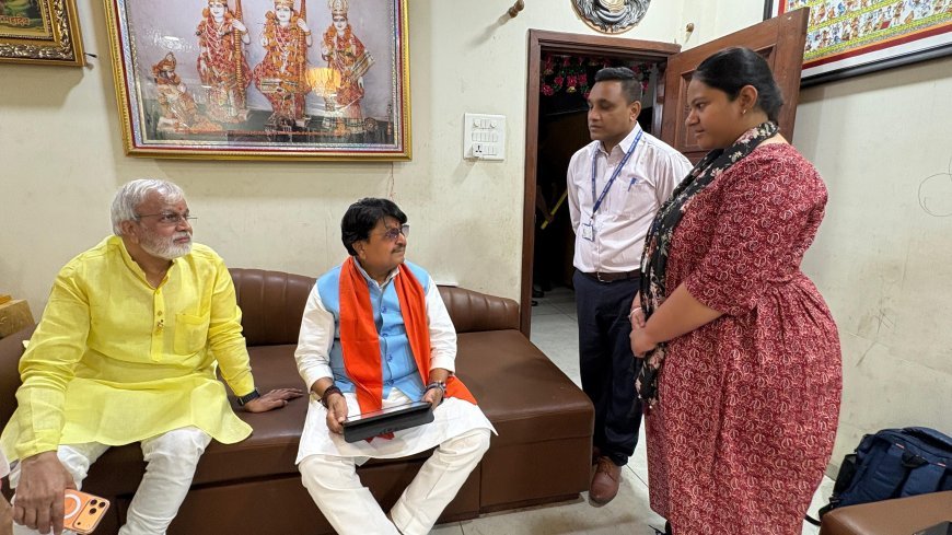 मंत्री कैलाश विजयवर्गीय ने भरा स्वगणना का फार्म