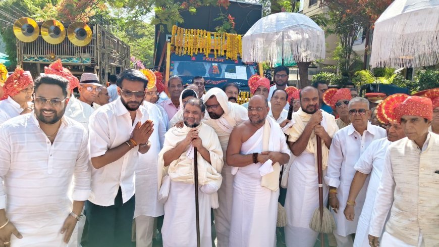 इंदौर में गच्छाधिपति आचार्य श्री हितेशचन्द्रसूरीश्वरजी म.सा. आदि ठाणा का भव्य मंगल प्रवेश,