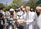 इंदौर की भीषण गर्मी में दाऊदी बोहरा समुदाय ने 18 हज़ार लोगों को बांटी ठंडी छाछ
