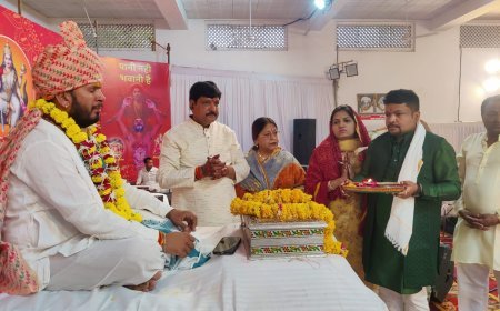खजराना गणेश मन्दिर पर चल रहे नर्मदा चिंतन ज्ञान यज्ञ में परिक्रमावासी आचार्य शास्त्री ने बताई माँ नर्मदा की महिमा