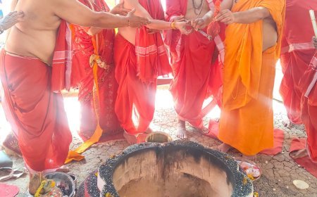 प्रभु राम धर्म, मर्यादा और संस्कृति की शाश्वत मूर्ति हैं। जग में सुंदर हैं दो नाम, चाहे कृष्ण कहो या राम -- पं श्रीराम प्रपन्नाचार्य