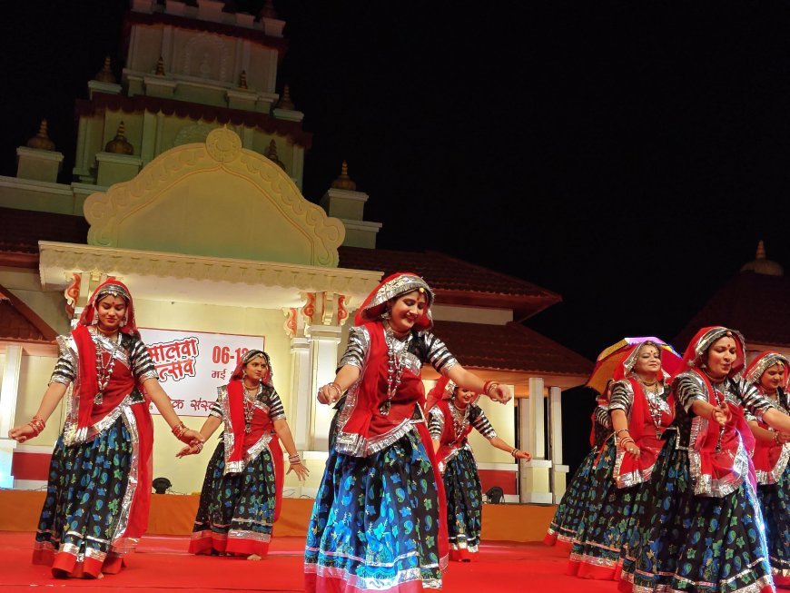 तलवार रास, प्राचीन गरबा धनगरी गाजा, गोवा का कुनबी, गेडी सिद्धि धमाल गुस्साडी से शुभारंभ