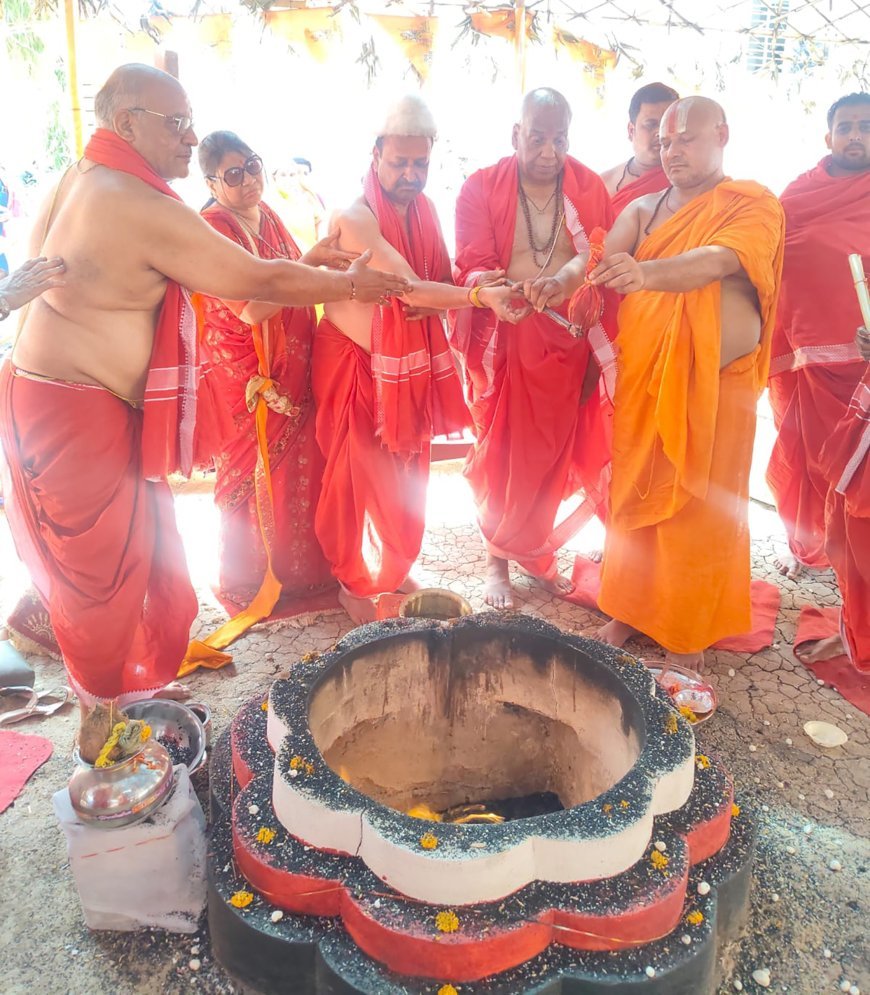 प्रभु राम धर्म, मर्यादा और संस्कृति की शाश्वत मूर्ति हैं। जग में सुंदर हैं दो नाम, चाहे कृष्ण कहो या राम -- पं श्रीराम प्रपन्नाचार्य