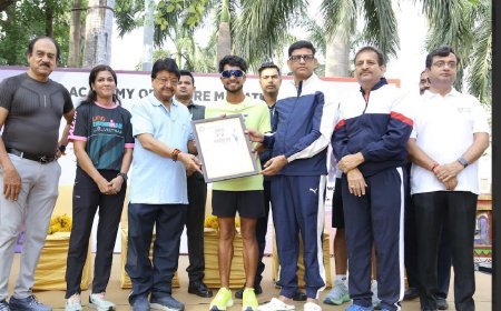 इंदौर ने अपने अंतरराष्ट्रीय खिलाड़ियों का किया भव्य सम्मान, कार्तिक जोशी को 11 लाख रुपये देने की घोषणा