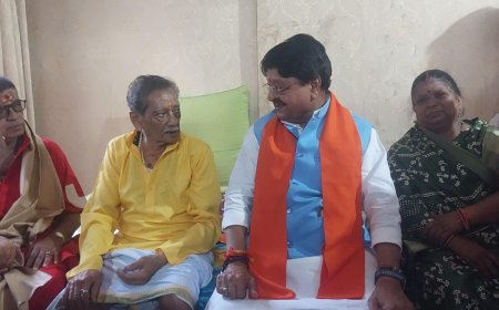 मंत्री कैलाश विजयवर्गीय पहुंचे राष्ट्रकवि सत्यनारायण सत्तन के निवास 