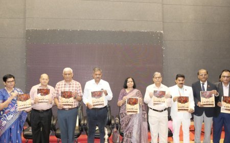 जेंडर इन पुलिसिंग" पुस्तक का हुआ विमोचन, 50 मीटर लंबी हस्तनिर्मित रामायण चित्रकला पर मिला वर्ल्ड रिकॉर्ड सम्मान