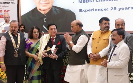 प्रसिद्ध चिकित्सक *डॉ. जय कुमार परियानी* रक्षा मंत्री राजनाथ सिंह जी द्वारा सम्मानित