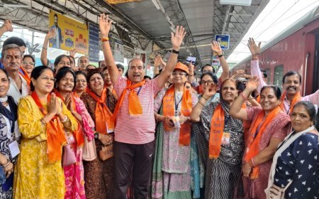 विश्व जागृति मिशन इंदौर मंडल का एक जत्था गुरु पूर्णिमा महोत्सव हेतु दिल्ली रवाना हुआ