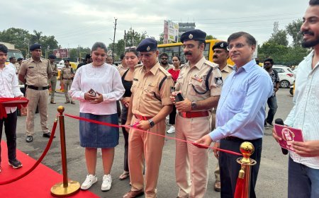 पलासिया सेल्फी पॉइंट पर ट्रैफिक लाइब्रेरी बस का शुभारंभ