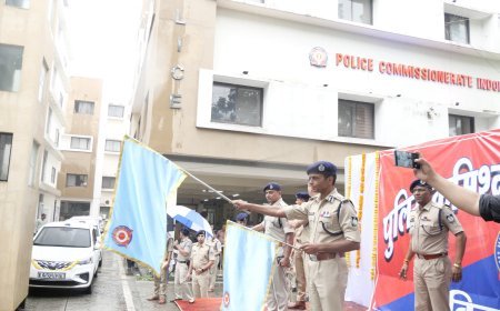 महिलाएं निर्भीक होकर पूरे हर्षोल्लास से मनाएं राखी का त्यौहार..., इसके लिए इंदौर पुलिस की शक्ति मोबाइल है पूरी तरह तैयार