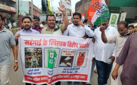 बुरहानपुर में देश में बढ़ती महंगाई, पेट्रोल में एथेनॉल मिश्रण के खिलाफ शहर कांग्रेस ने किया विरोध प्रदर्शन