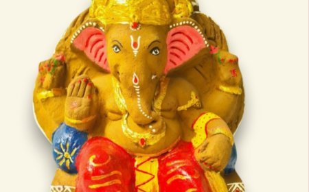 गौप्रेमी एवं प्रकृतिप्रेमी देसी गाय के शुद्ध गोबर से 11,000 गणेश प्रतिमाओं का निर्माण