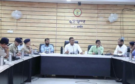 कलेक्टर श्री वर्मा की अध्यक्षता में जिला सड़क सुरक्षा समिति की बैठक सम्पन्न*
