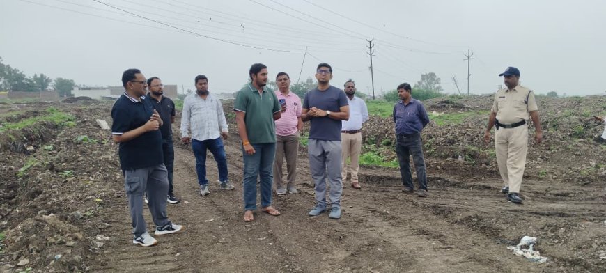 आयुक्त द्वारा पौधारोपण करने के संबंध मे विभिन्न स्थल का किया निरीक्षण