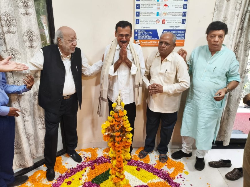 इंदौर में पारंपरिक अंदाज में मना ओणम, केले के पत्तों पर परोसी गई केरल सध्या
