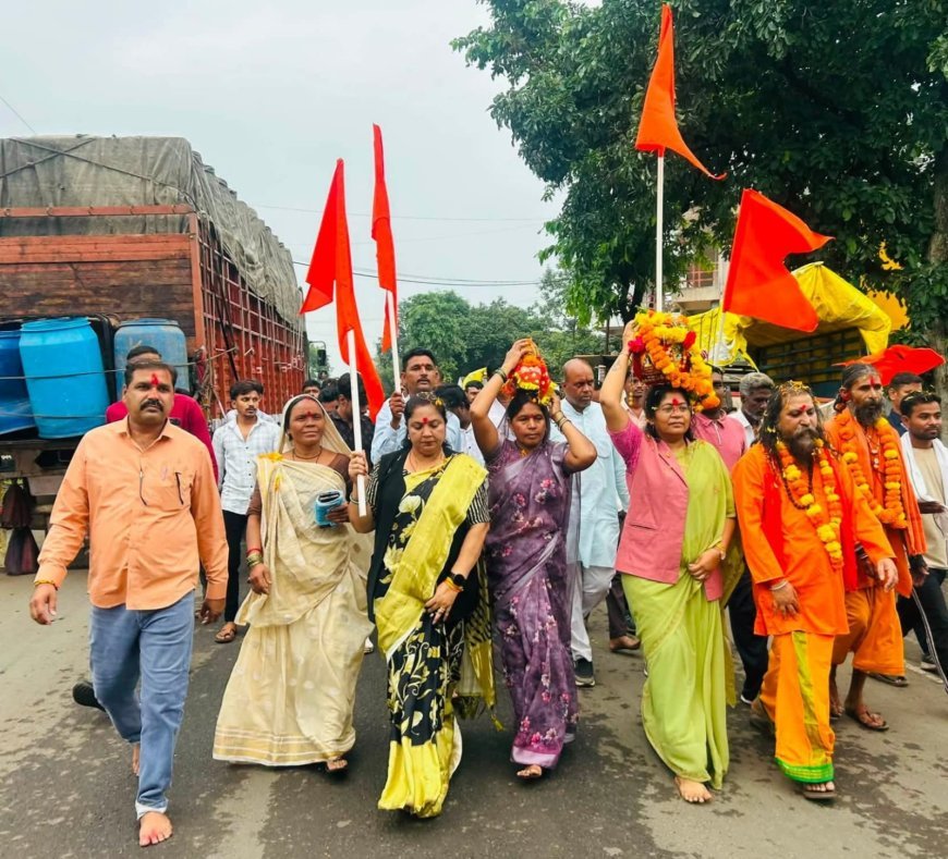 बुरहानपुर जिले की नेपानगर विधानसभा क्षेत्र अंतर्गत खकनार मंडल में भारतीय जनता पार्टी, बुरहानपुर द्वारा श्री गुरु रविदास जी की 650वीं जयंती के पावन अवसर पर आयोजित “समरसता संकल्प अभियान” के अंतर्गत निकाली गई कलश वंदन यात्रा
