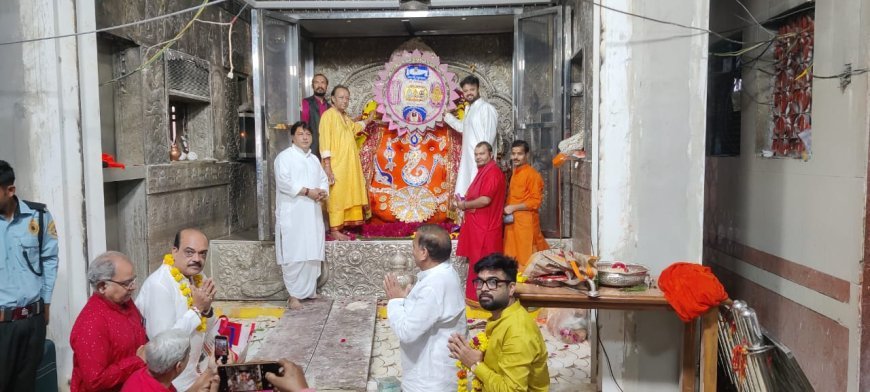 रक्षाबंधन पर सबसे पहले भगवान खजराना गणेश विश्व की सबसे बड़ी सनातनी राखी अर्पित