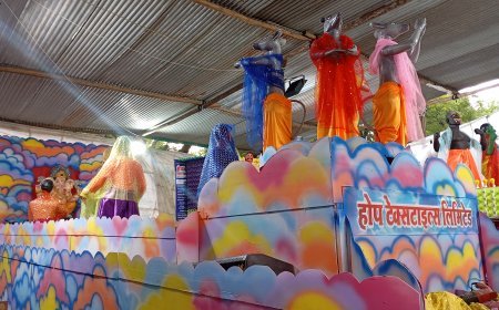 होप टेकस् टाइल मिल की झाकियों कारवा