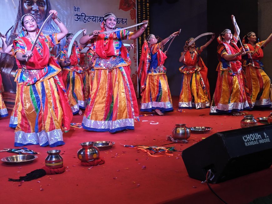 लोक नृत्य की खूबसूरत प्रस्तुतियां हुई