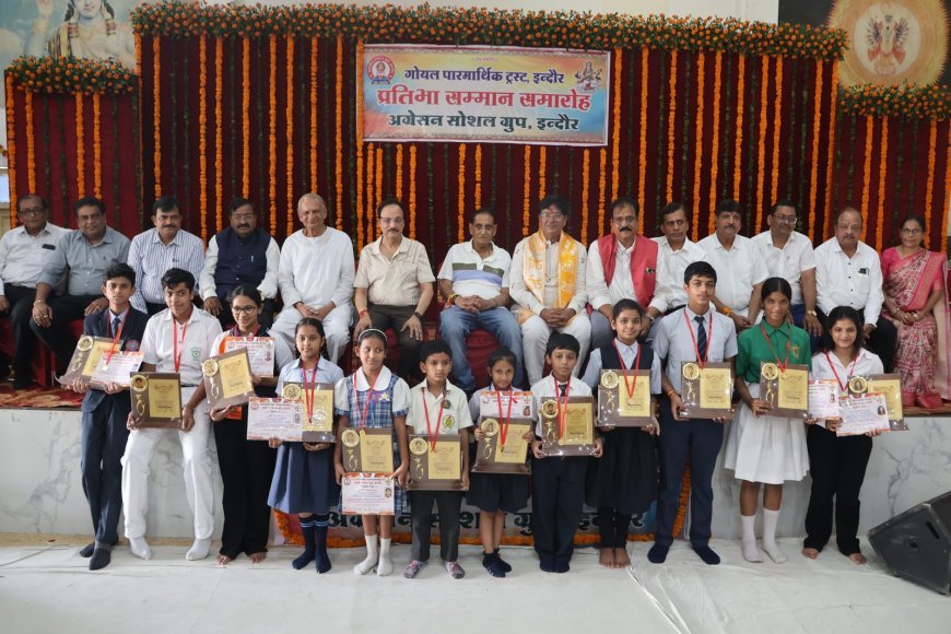 अग्रसेन सोशल ग्रुप* द्वारा अग्रवाल समाज के 13 विधार्थी माधवी श्री अग्रसेन अवार्ड , शुद्ध चांदी  पदक एवं अभिन्दन से अलंकृत हुए