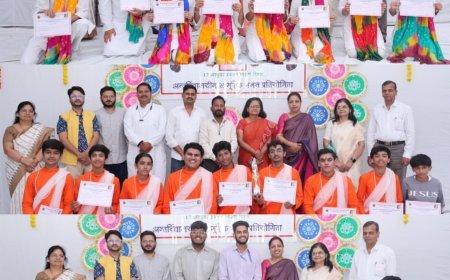 स्व. श्री मोरेश्वर वामन मोघे (दादा सा) की स्मृति में बाल निकेतन संघ में गूंजे भजनों की मधुर स्वर लहरियां*