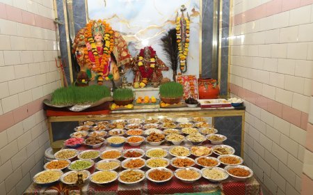जगदंबा मंदिर में माँ का विशेष श्रृंगार, छप्पन भोग चढ़ाया, गरबा महोत्सव में झूमीं बालिकाएं