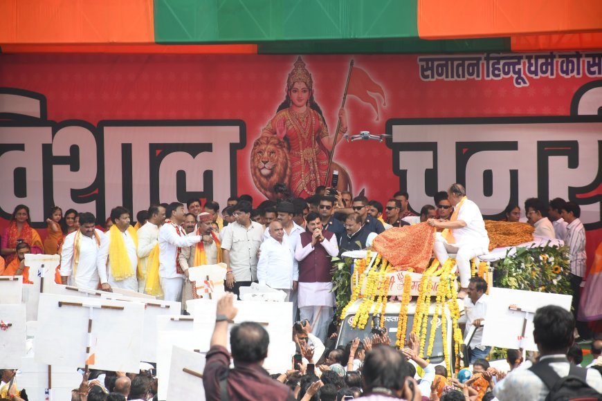 सनातन धर्म को सशक्त बनाने" के संकल्प को लेकर  निकली "विशाल चुनरी यात्रा"
